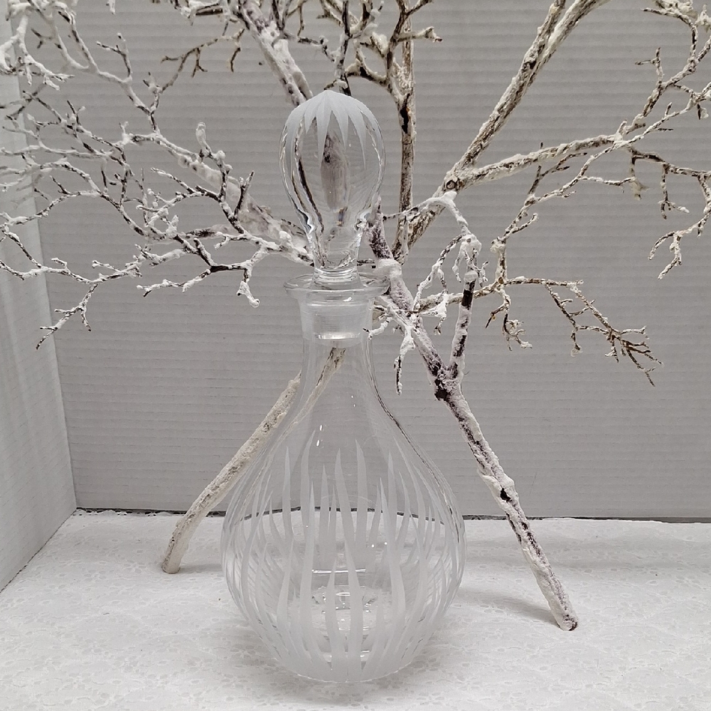 #AEC Elegant Heavy Cut Glass Decanter